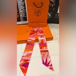 🧡HERMÈS NWT/NIB TWILLY Pink/Orange🧡

With Gifts For You!
